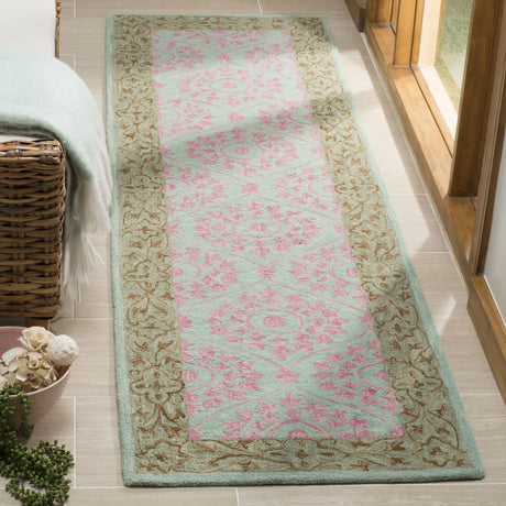 Safavieh Suzani 2'-3" x 8'-0" Rug in Taupe / Pink