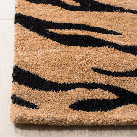 Safavieh Soho 3'-6" x 5'-6" Rug in Gold / Black