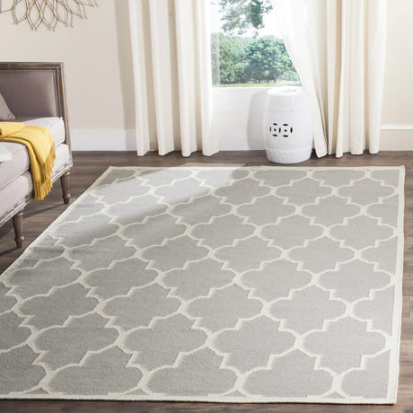 Safavieh Dhurries 6'-0" x 9'-0" Rug in Grey / Ivory