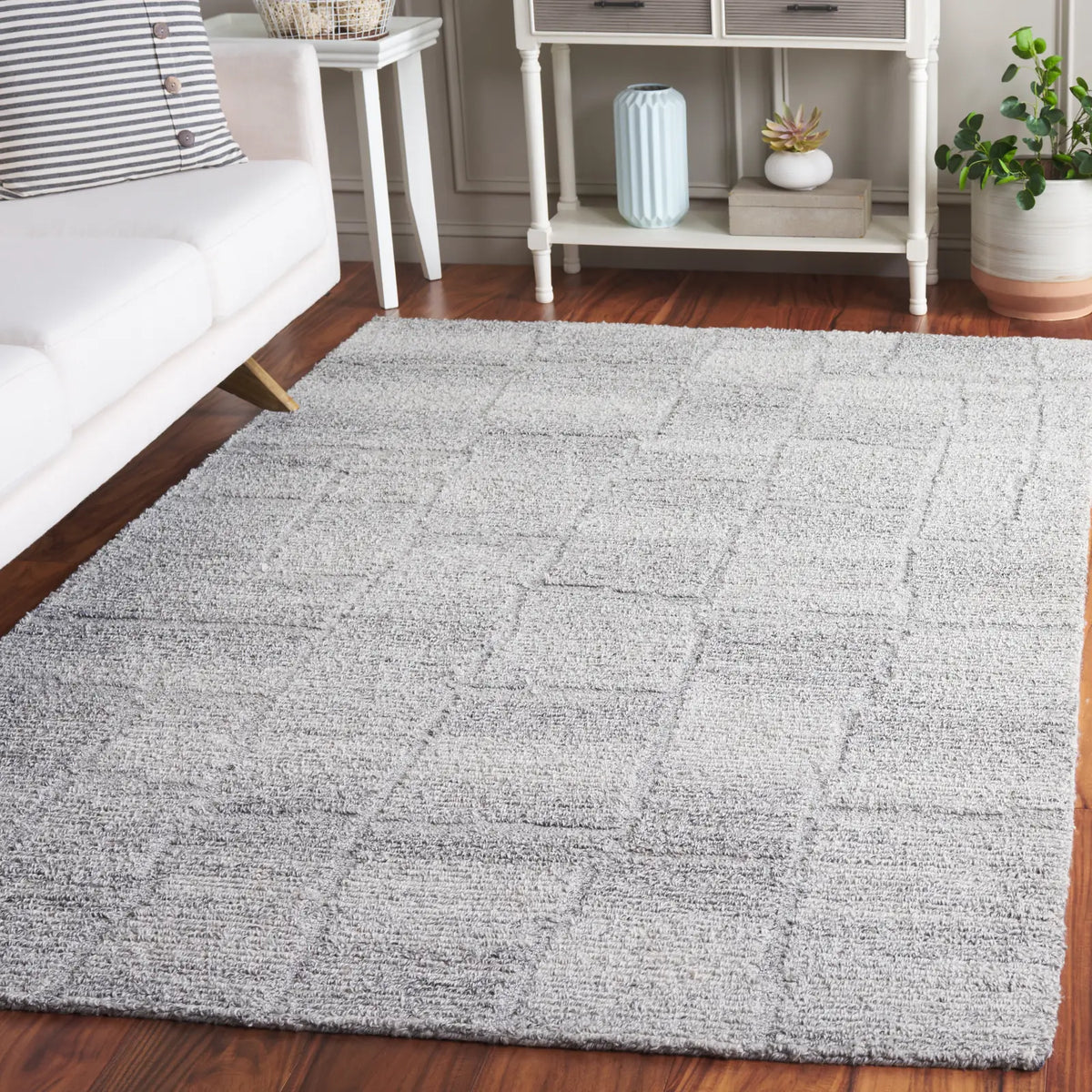 Safavieh Renewal 4'-0" x 6'-0" Rug in Grey