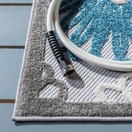 Safavieh Cabana 4'-5" x 6'-5" Rug in Beige / Blue