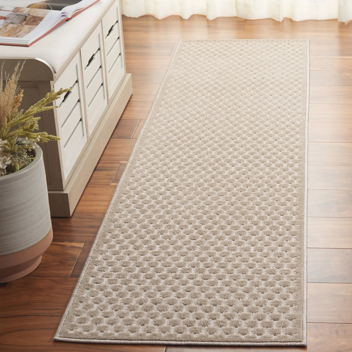 Safavieh Stella 2'-0" x 8'-0" Rug in Beige