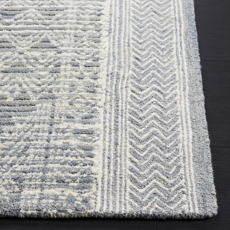 Safavieh Abstract 4'-0" x 6'-0" Rug in Light Blue / Ivory