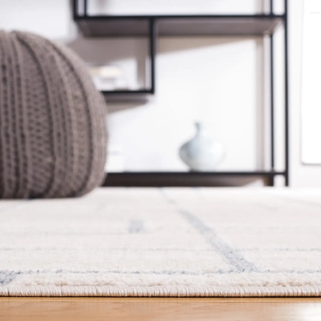 Safavieh Blair Washable 4'-0" x 6'-0" Rug in Beige / Grey