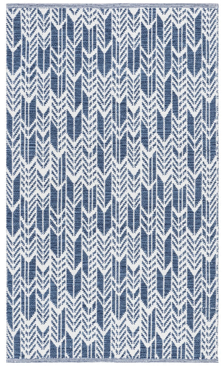 Safavieh Montauk 3'-0" x 5'-0" Rug in Navy / Ivory