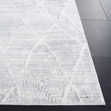Safavieh Hanna 4'-0" x 6'-0" Rug in Ivory / Light Grey
