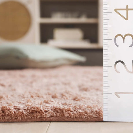Safavieh Easy Care 4'-0" x 6'-0" Rug in Rose
