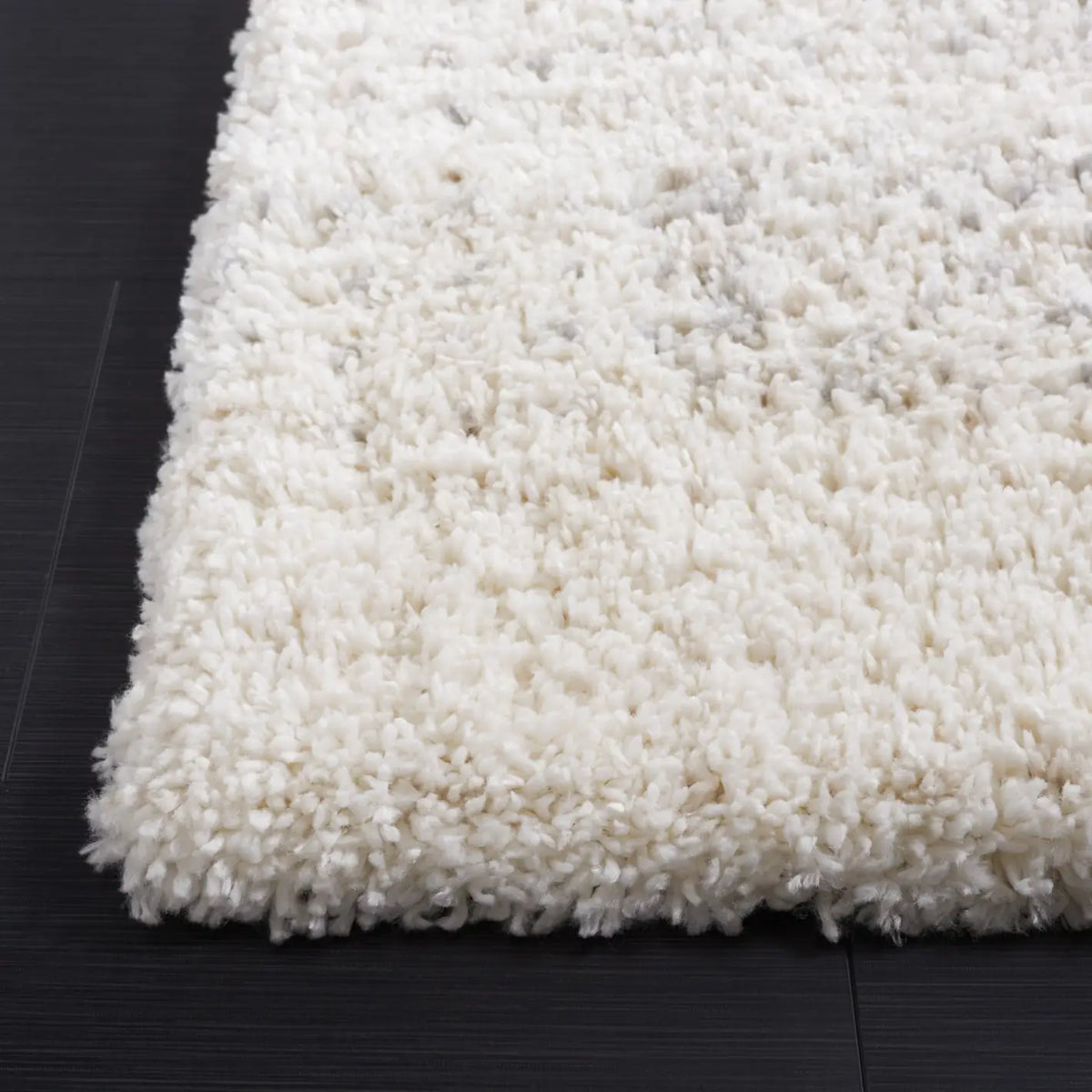 Safavieh Fontana Shag  800 4'-0" x 6'-0" Rug in Ivory / Grey