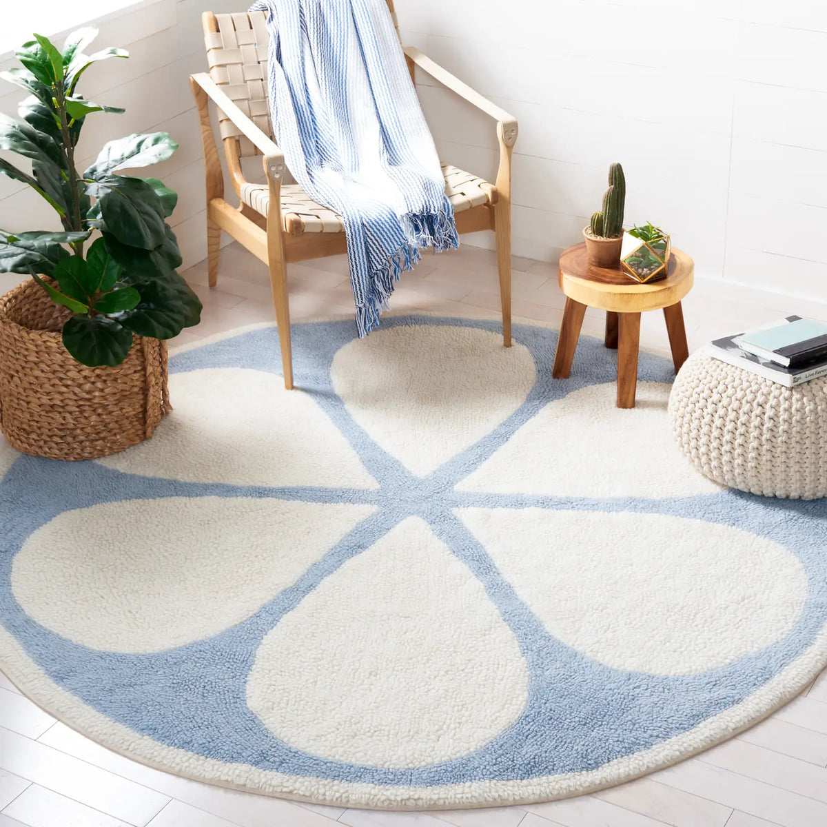 Safavieh Vermont 6'-0" x 6'-0" Rug in Ivory / Light Blue