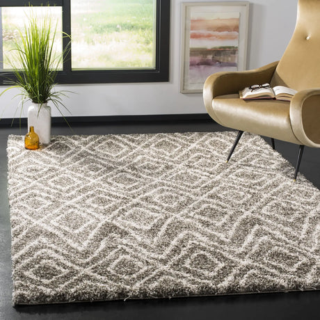 Safavieh Hudson Shag 5'-1" x 7'-6" Rug in Grey / Ivory