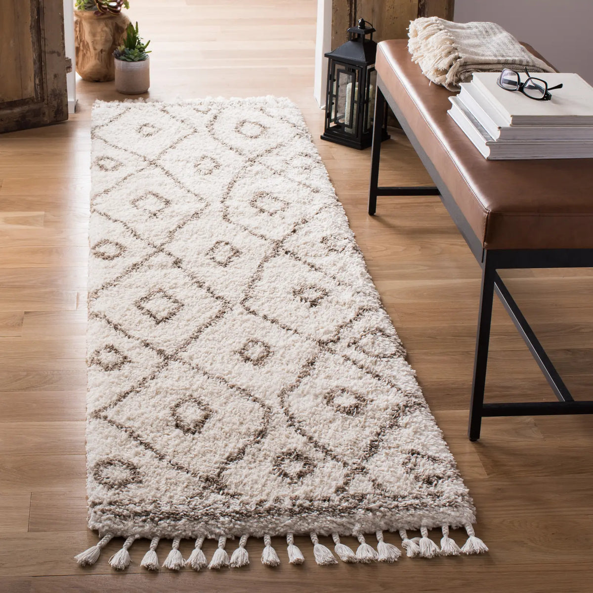 Safavieh Moroccan Fringe Shag 2'-2" x 8'-0" Rug in Ivory / Beige