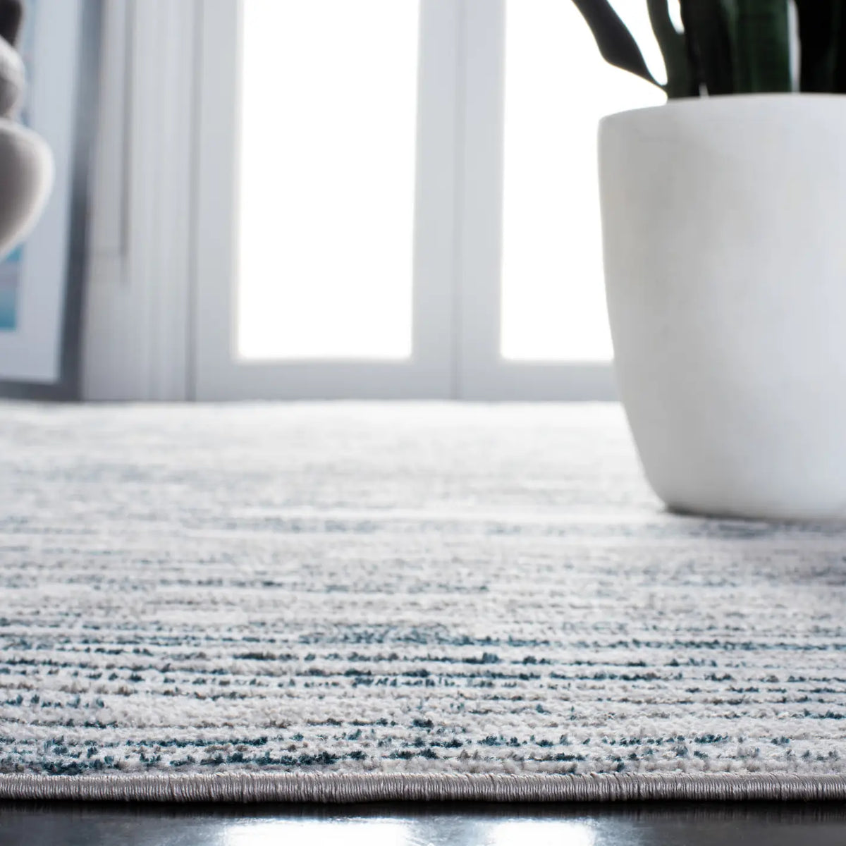 Safavieh Orchard 4'-5" x 6'-5" Rug in Grey / Blue