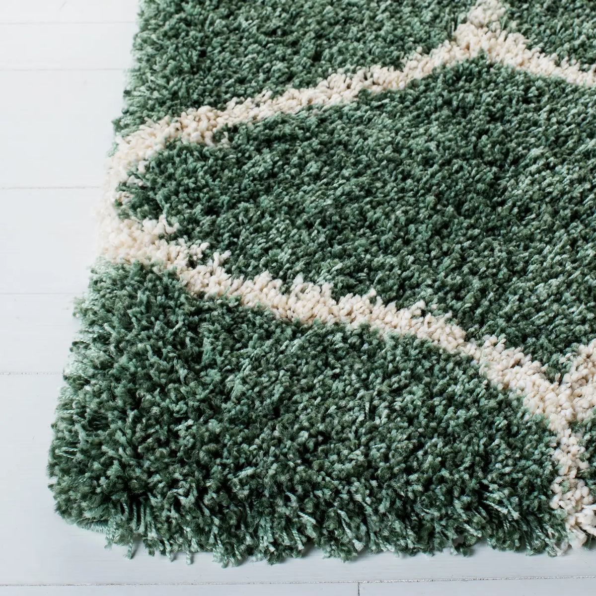 Safavieh Hudson Shag 4'-0" x 6'-0" Rug in Light Green / Ivory