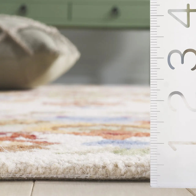 Safavieh Chelsea 2'-3" x 8'-0" Rug in Ivory / Grey