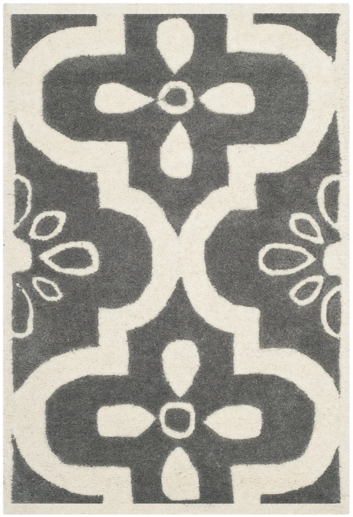 Safavieh Chatham 2'-0" x 3'-0" Rug in Dark Grey / Ivory
