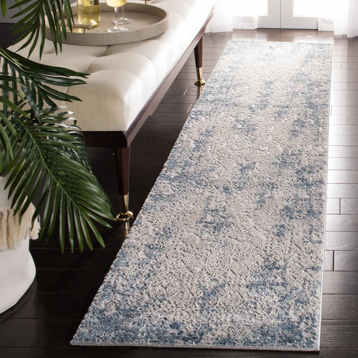Safavieh Invista 2'-0" x 8'-0" Rug in Grey / Ivory