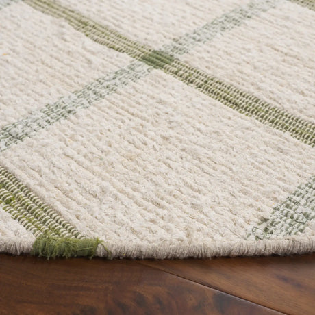 Safavieh Montauk 6'-0" x 6'-0" Rug in Ivory / Green