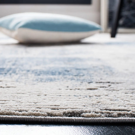 Safavieh Invista 4'-0" x 6'-0" Rug in Grey / Ivory