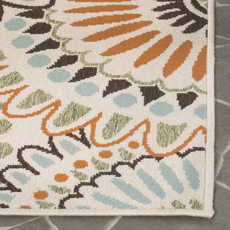 Safavieh Veranda 4'-0" x 5'-7" Rug in Cream / Chocolate