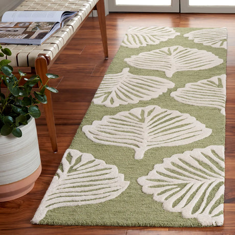 Safavieh Blossom 2'-3" x 8'-0" Rug in Ivory / Green
