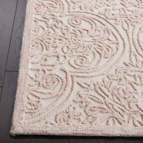 Safavieh Martha Stewart 4'-0" x 6'-0" Rug in Ivory / Pink