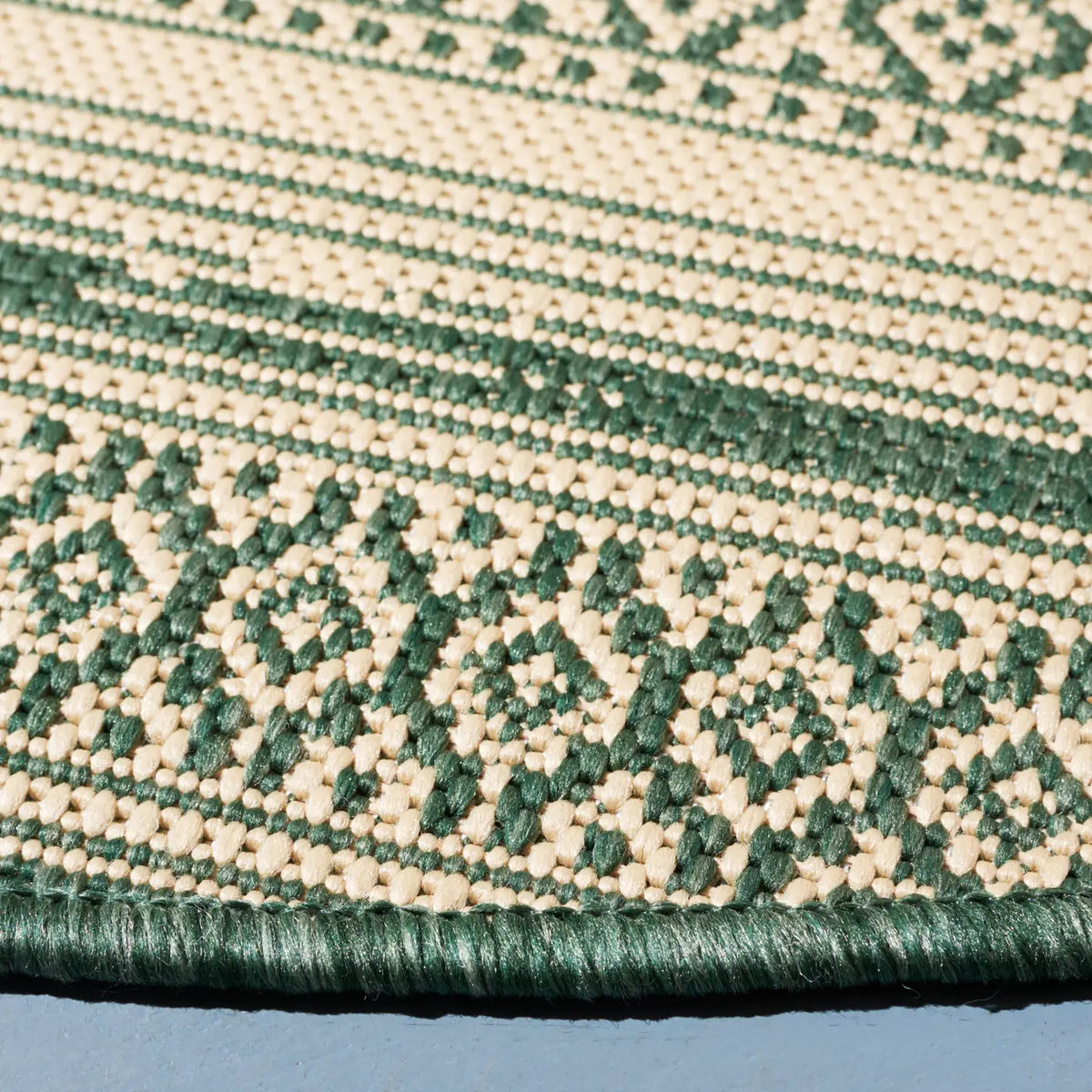 Safavieh Courtyard 6'-7" x 6'-7" Rug in Dark Green / Beige