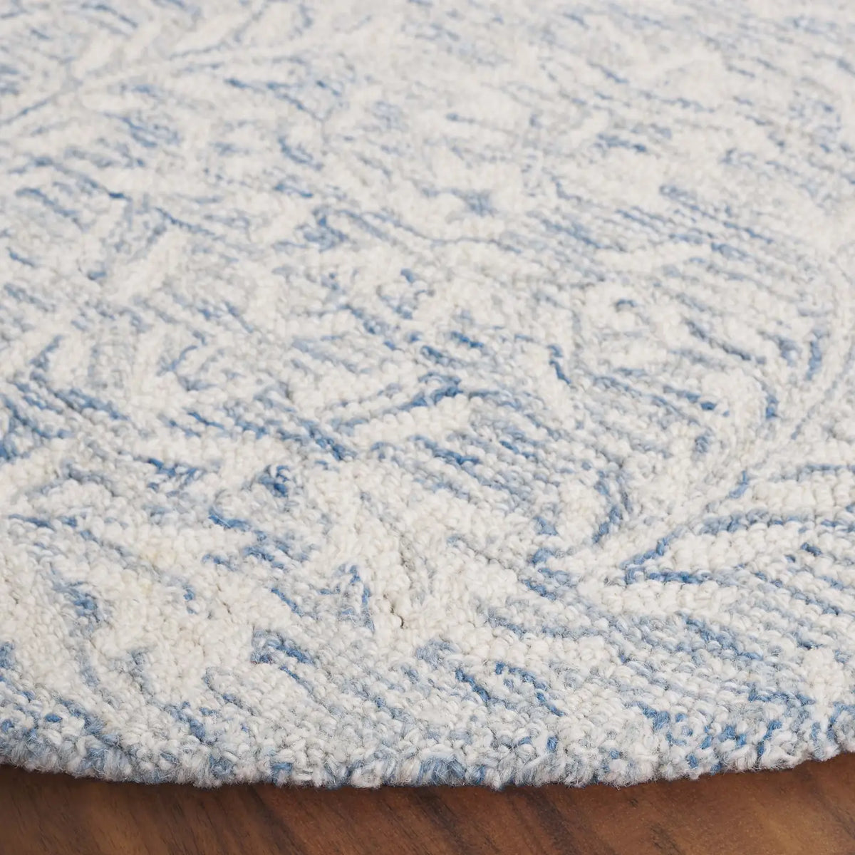 Safavieh Ebony 6'-0" x 6'-0" Rug in Blue / Ivory
