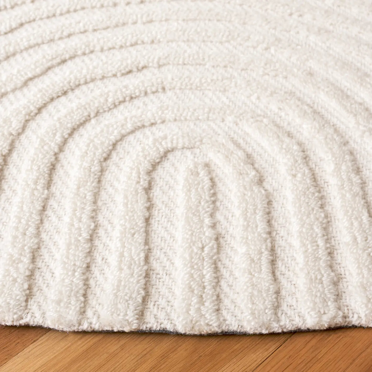 Safavieh Southampton 6'-0" x 6'-0" Rug in Ivory