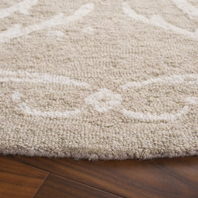 Safavieh Blossom 6'-0" x 6'-0" Rug in Beige / Ivory