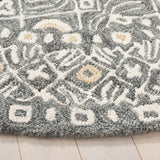 Safavieh Micro-Loop 5'-0" x 5'-0" Rug in Silver / Ivory