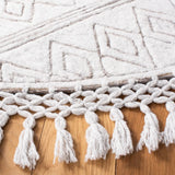 Safavieh Casablanca 7'-0" x 7'-0" Rug in Silver