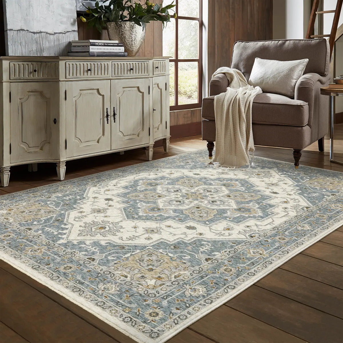 Oriental Weavers Sphinx Maharaja 051F1 Blue/ Ivory Rug - room scene