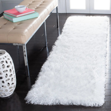 Safavieh Vegas Shag 2'-2" x 8'-0" Rug in Ivory