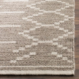 Safavieh Kilim 4'-0" x 6'-0" Rug in Grey / Ivory