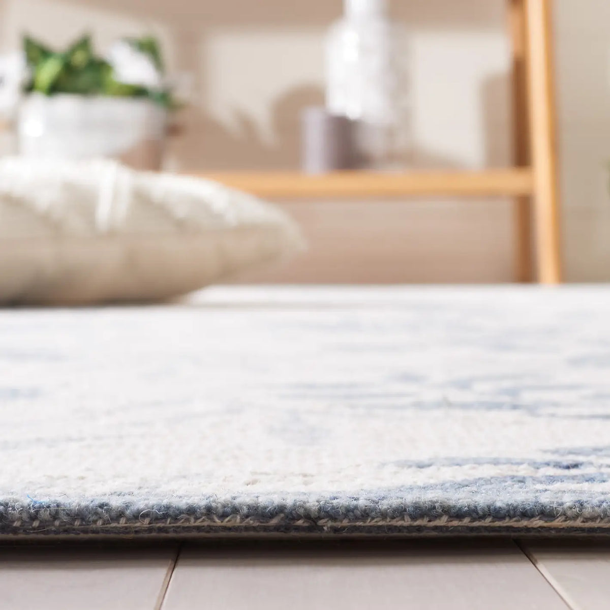 Safavieh Jardin 4'-0" x 6'-0" Rug in Ivory / Grey