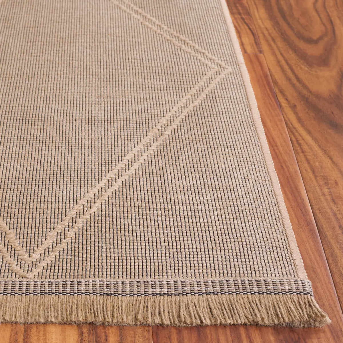 Safavieh Aspect 5'-3" x 7'-6" Rug in Natural