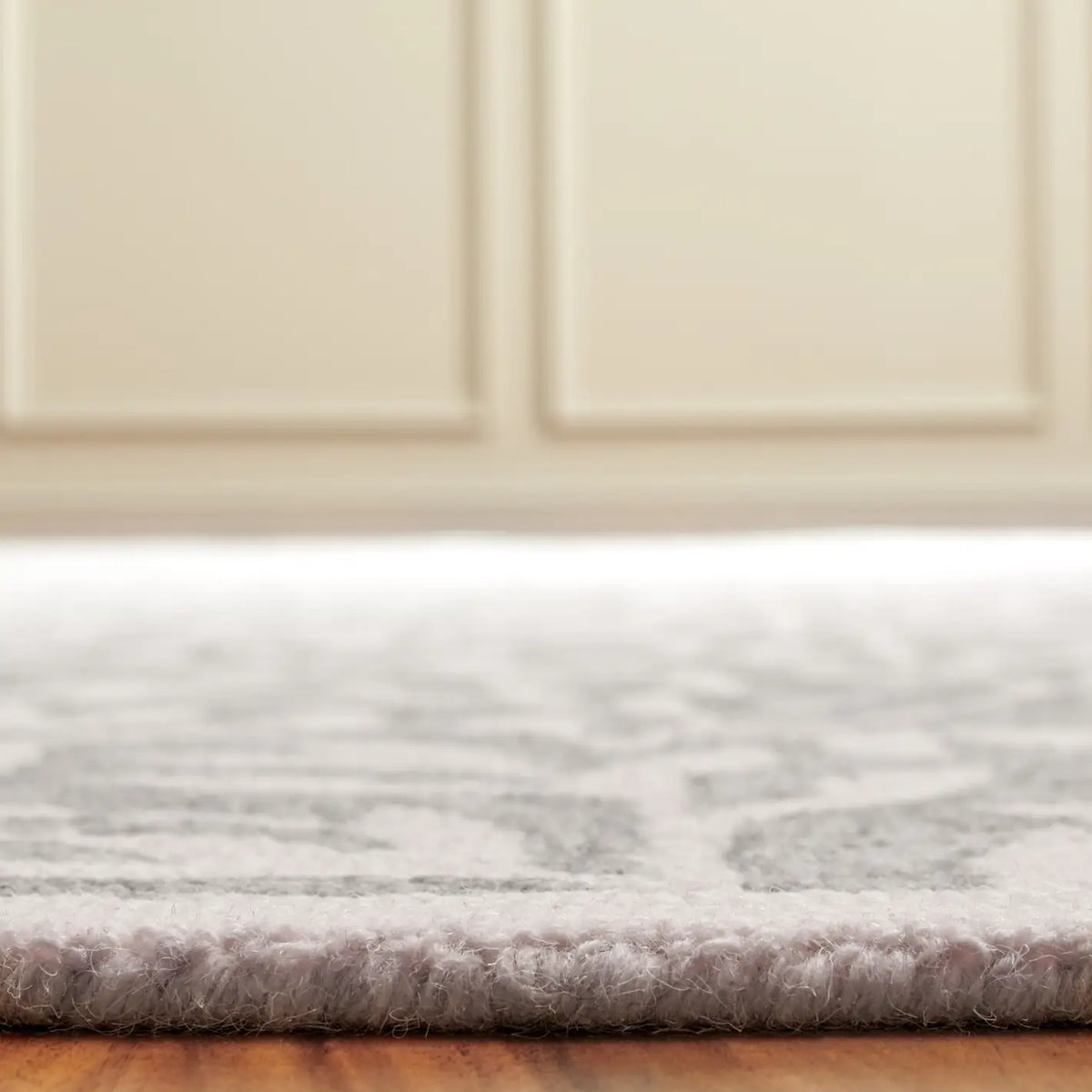 Safavieh Martha Stewart 8'-0" x 10'-0" Rug in Grey / Ivory