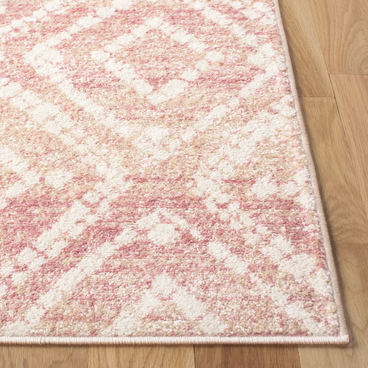 Safavieh Adirondack 4'-0" x 6'-0" Rug in Rose / Gold