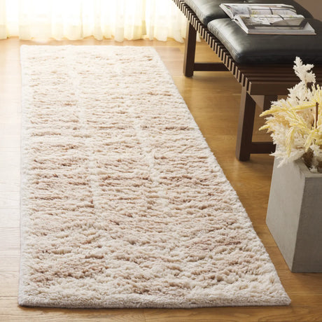 Safavieh Vermont 2'-3" x 8'-0" Rug in Beige / Ivory