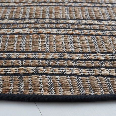 Safavieh Natural Fiber 7'-0" x 7'-0" Rug in Black / Natural