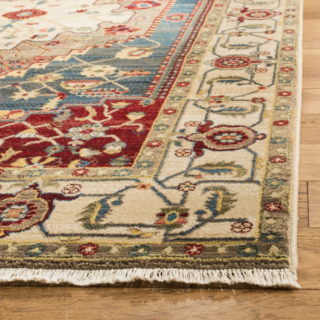 Safavieh Kashan 4'-0" x 6'-0" Rug in Ivory / Blue