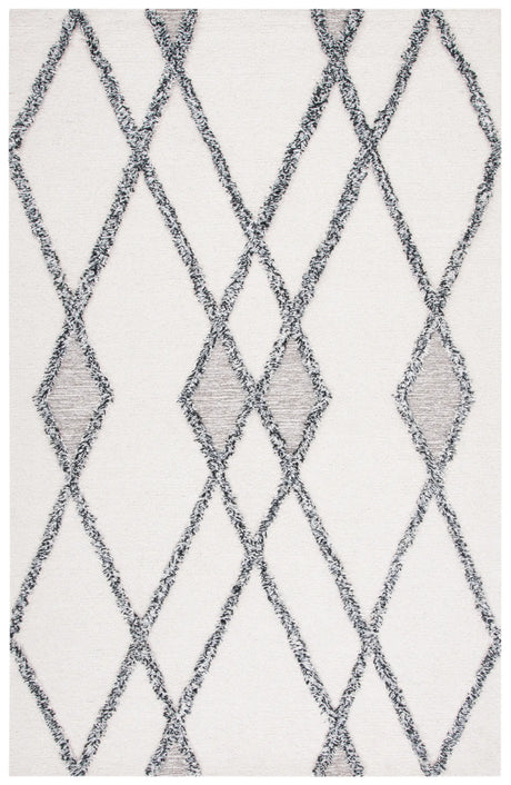 Safavieh Casablanca 4'-0" x 6'-0" Rug in Ivory / Black