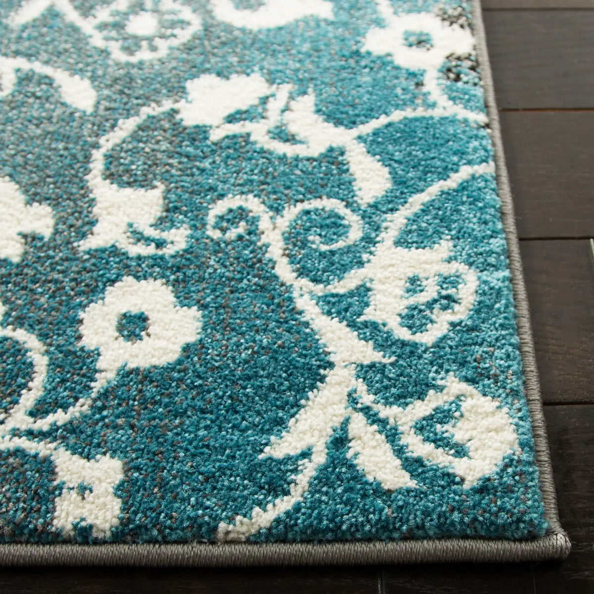 Safavieh Watercolor 6'-7" x 9'-0" Rug in Ivory / Peacock Blue