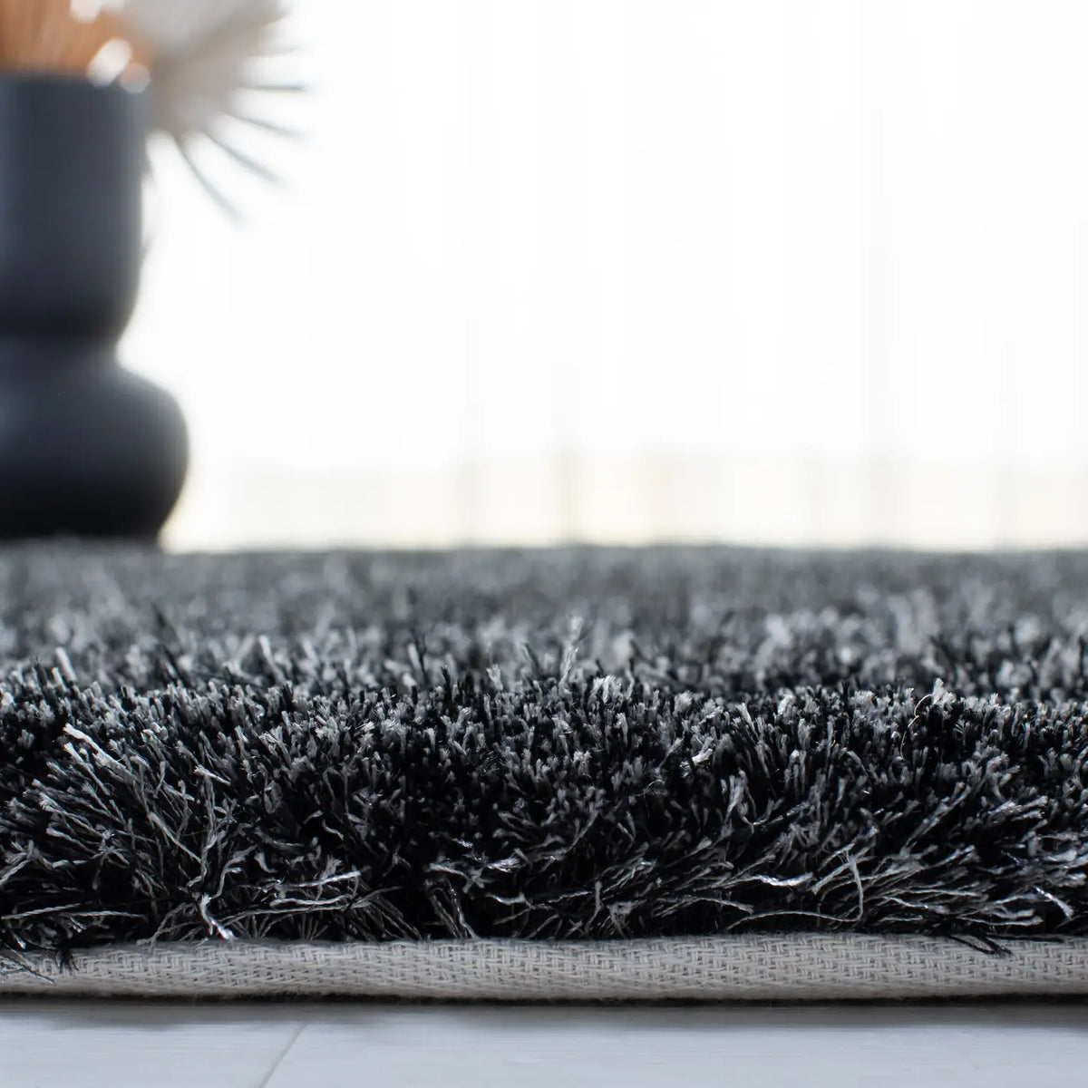 Safavieh Shag 4'-0" x 6'-0" Rug in Dark Grey