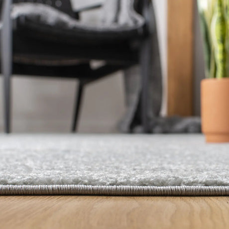 Safavieh Tulum 4'-0" x 6'-0" Rug in Light Grey / Ivory