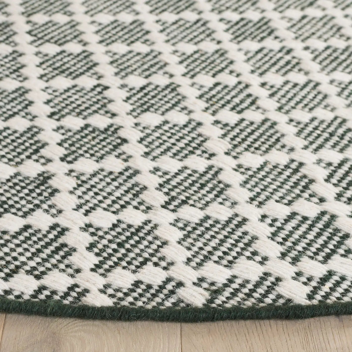 Safavieh Vermont 6'-0" x 6'-0" Rug in Green / Ivory