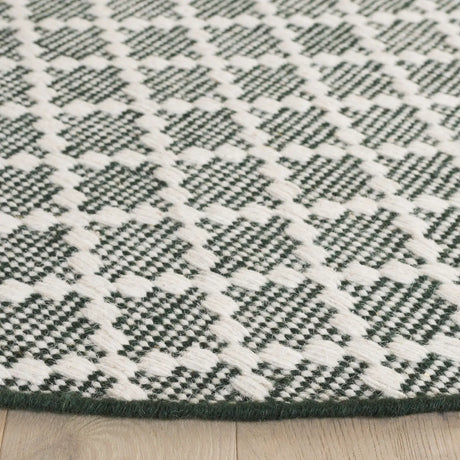 Safavieh Vermont 6'-0" x 6'-0" Rug in Green / Ivory