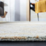 Safavieh Metro 4'-0" x 6'-0" Rug in Natural / Gold