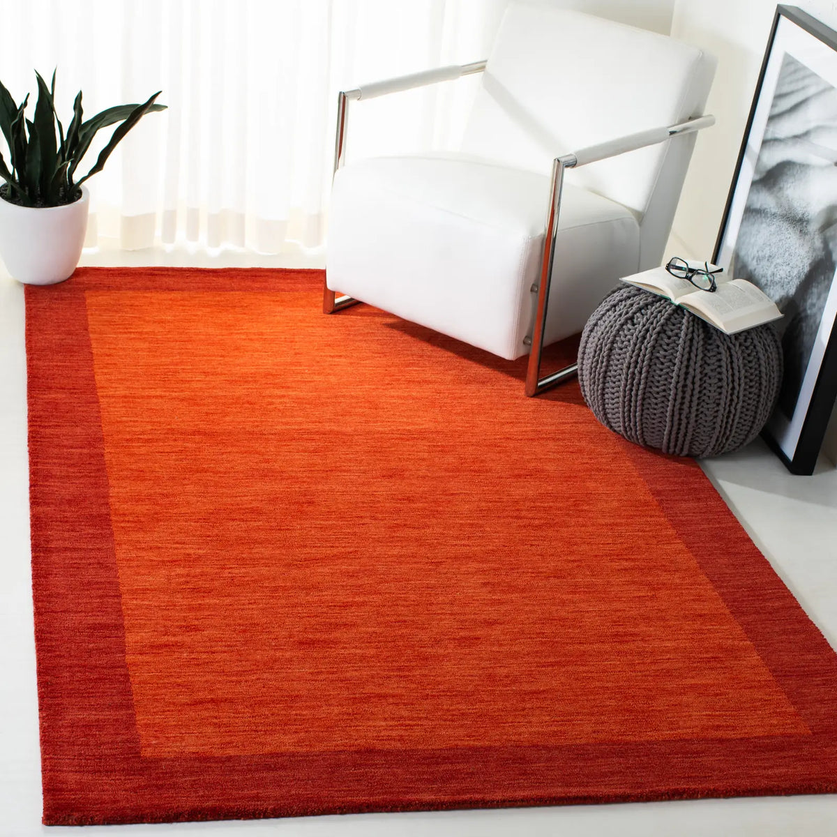 Safavieh Himalaya 4'-0" x 6'-0" Rug in Red