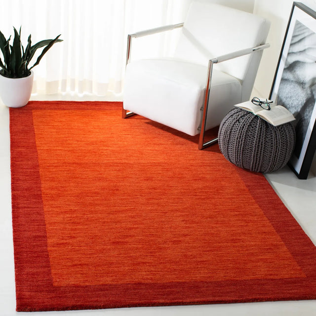Safavieh Himalaya 4'-0" x 6'-0" Rug in Red
